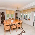 Malikane Residence,6 Bed Detached فيلة