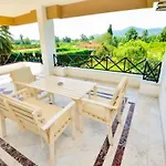 فيلة Malikane Residence,6 Bed Detached *