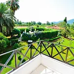Malikane Residence,6 Bed Detached فيلة