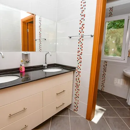 Malikane Residence,6 Bed Detached *