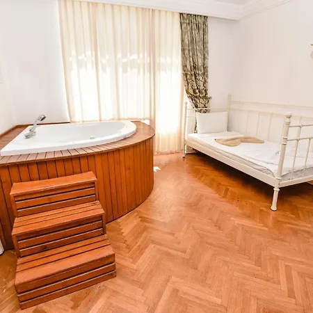 Malikane Residence,6 Bed Detached *