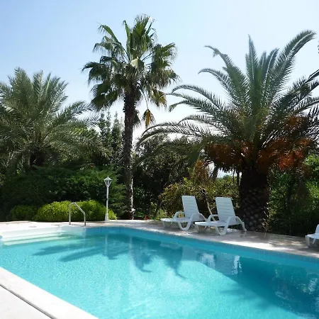 Malikane Residence,6 Bed Detached Ортаджа