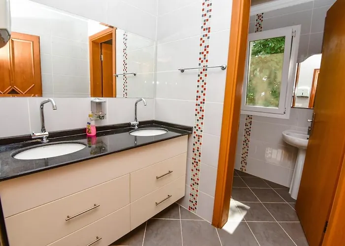 Malikane Residence,6 Bed Detached *