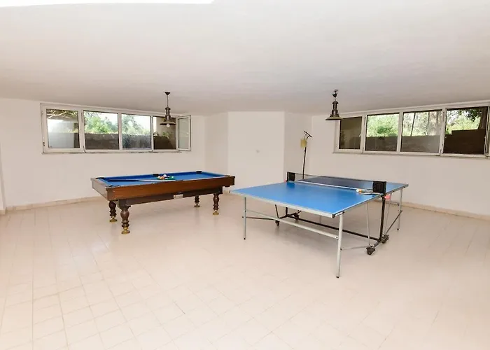 Villa Malikane Residence,6 Bed Detached *