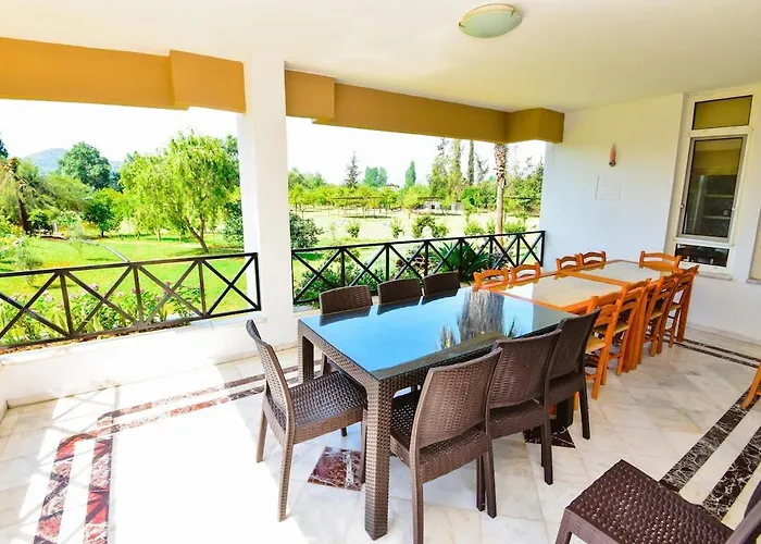 Villa Malikane Residence,6 Bed Detached *