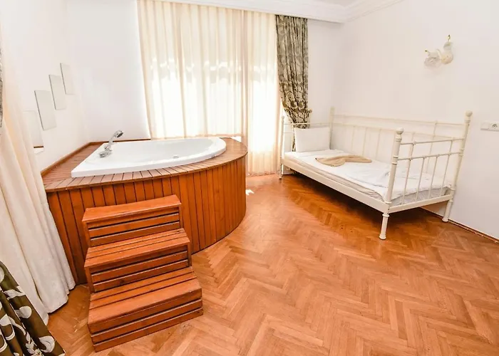 Malikane Residence,6 Bed Detached *