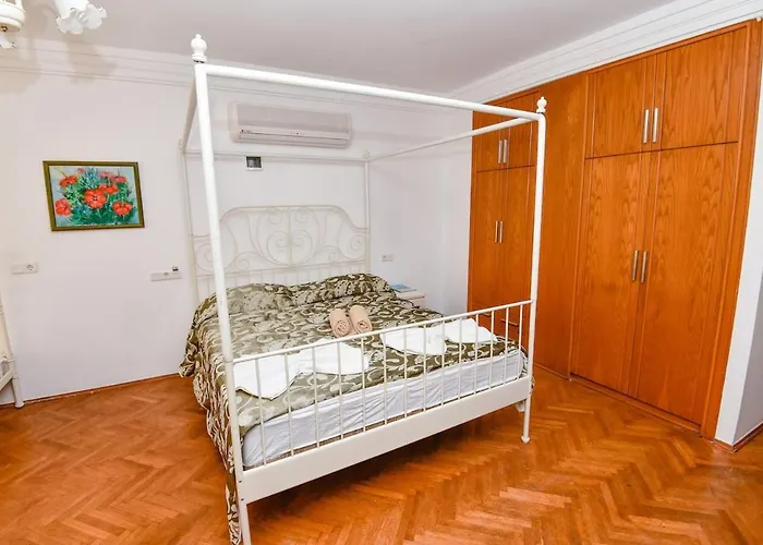 Villa Malikane Residence,6 Bed Detached