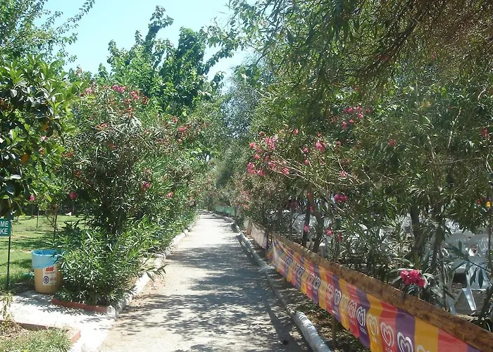 Villa Malikane Residence,6 Bed Detached