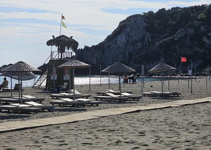 Villa Malikane Residence,6 Bed Detached *